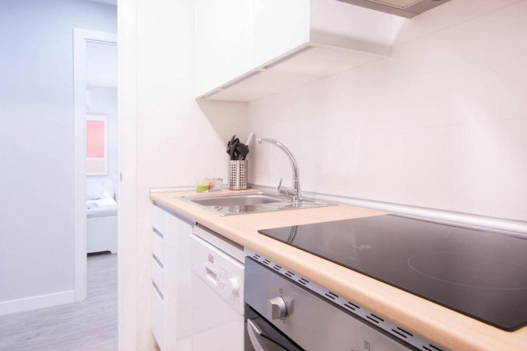 Cruz Apartment มาดริด ภายนอก รูปภาพ